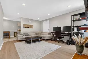 7 Thoreau Ct, Natick, MA 01760 - Photo 4