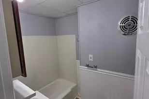 1852 S Main St, Fall River, MA 02724 - Photo 12