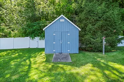 123 Greystone Ave, West Springfield, MA 01089 - Photo 6