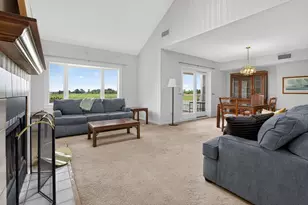 19 Schooner Ln, Quincy, MA 02171 - Photo 2