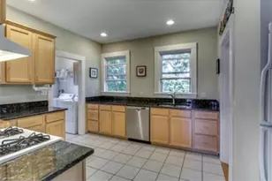 19 Eliot Crescent, Brookline, MA 02467 - Photo 8