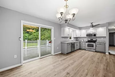 570 Woodland Way, Russell, MA 01071 - Photo 4