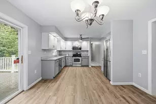 570 Woodland Way, Russell, MA 01071 - Photo 6