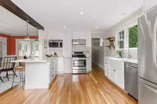 22 Prince St, Marblehead, MA 01945 - Photo 14