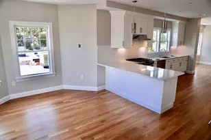 35 Chestnut St, Wakefield, MA 01880 - Photo 4
