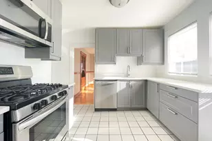 31-33 Melbourne St, Boston, MA 02124 - Photo 2
