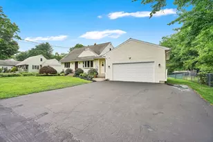 84 Judd Ave, South Hadley, MA 01075 - Photo 2