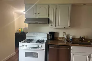105 Spruce St, Leominster, MA 01453 - Photo 6