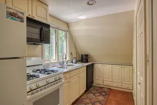 331 Mountain St, Sharon, MA 02067 - Photo 24