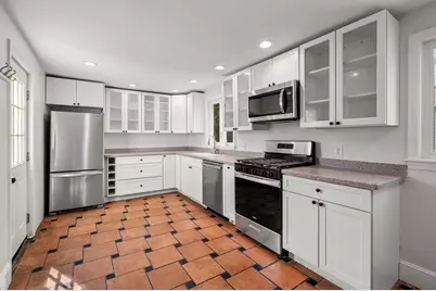45 Henshaw St, Boston, MA 02135 - Photo 14