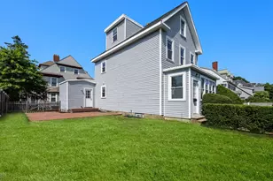 45 Henshaw St, Boston, MA 02135 - Photo 32