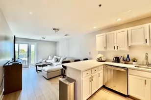 25 Alpine St, Boston, MA 02136 - Photo 4