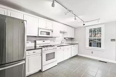 14 Schouler Ct #14, Arlington, MA 02476 - Photo 2