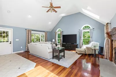 15 Hillcrest Dr, Tyngsborough, MA 01879 - Photo 6