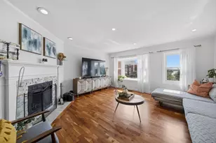 49 Breakwater Dr, Chelsea, MA 02150 - Photo 28