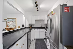 49 Breakwater Dr, Chelsea, MA 02150 - Photo 16