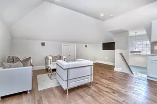 7 Hillside Ave, Medford, MA 02155 - Photo 6