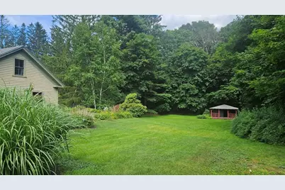 33 Gilbert St, North Brookfield, MA 01535 - Photo 8