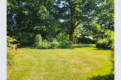 43 Summer St, Barre, MA 01005 - Photo 2