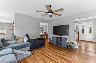 15 Briggs St, Taunton, MA 02780 - Photo 4