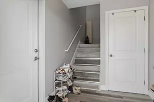 35 Shaw St, Lowell, MA 01851 - Photo 16