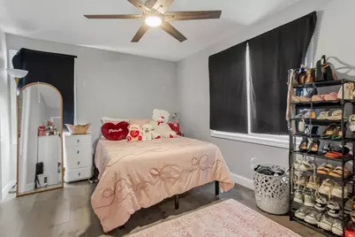 35 Shaw St, Lowell, MA 01851 - Photo 12