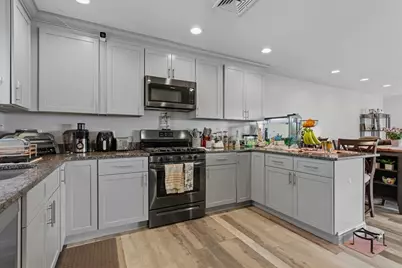 35 Shaw St, Lowell, MA 01851 - Photo 22