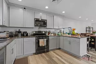 35 Shaw St, Lowell, MA 01851 - Photo 22