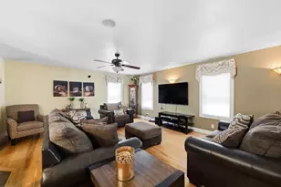 26 Paderewski St, Chicopee, MA 01013 - Photo 10