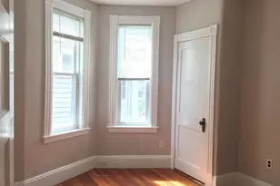 17 Usher, Medford, MA 02155 - Photo 8