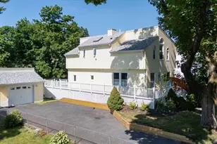 13 Wood St, Somerset, MA 02726 - Photo 2
