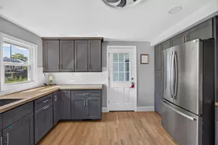 17 Rockwood Ln, Lawrence, MA 01843 - Photo 10