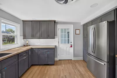 17 Rockwood Ln, Lawrence, MA 01843 - Photo 12