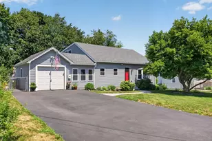 17 Rockwood Ln, Lawrence, MA 01843 - Photo 38