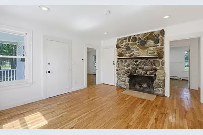 580 Ash St, Brockton, MA 02301 - Photo 6