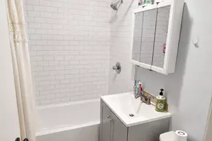 8 Shrewsbury Green Dr, Shrewsbury, MA 01545 - Photo 10