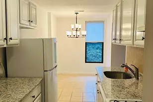 8 Shrewsbury Green Dr, Shrewsbury, MA 01545 - Photo 2