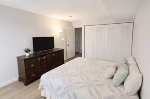 8 Shrewsbury Green Dr, Shrewsbury, MA 01545 - Photo 6