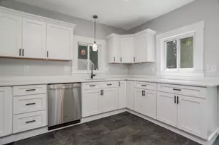 38 Cottage St, Leominster, MA 01453 - Photo 14
