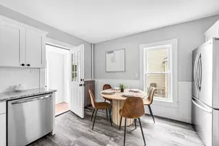 15 Myrtle Ave, Holyoke, MA 01040 - Photo 12