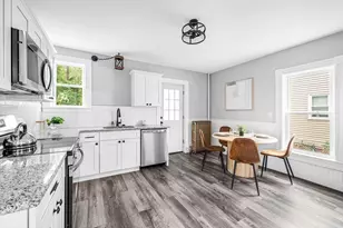 15 Myrtle Ave, Holyoke, MA 01040 - Photo 8