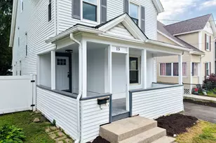 15 Myrtle Ave, Holyoke, MA 01040 - Photo 1