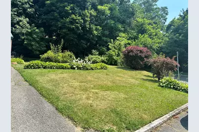 64 Goodrich St, Springfield, MA 01104 - Photo 2