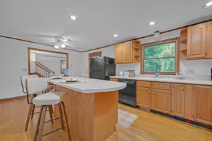 20 Brentwood Dr, Dudley, MA 01571 - Photo 6