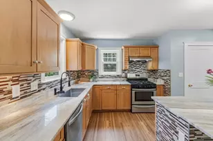 101 Bay State Rd, Worcester, MA 01606 - Photo 12
