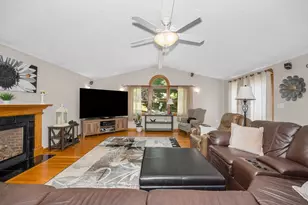 6 Surrey Rd, Woburn, MA 01801 - Photo 8
