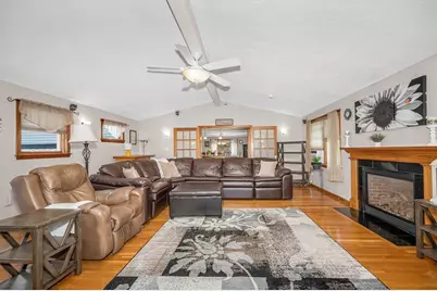 6 Surrey Rd, Woburn, MA 01801 - Photo 10