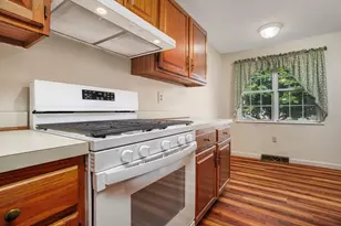 157 Chapman Pl, Leominster, MA 01453 - Photo 10