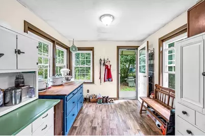 17 Elm St, Monson, MA 01057 - Photo 14