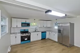 102 San Miguel St, Springfield, MA 01104 - Photo 10